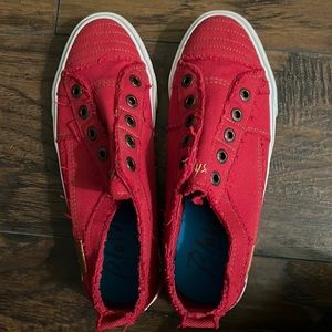 Blowfish red slip on